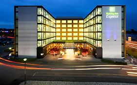 Holiday Inn Express Zuerich Airport By Ihg